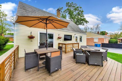 Tiny photo for Elmhurst, IL 60126 (MLS # 12632998)