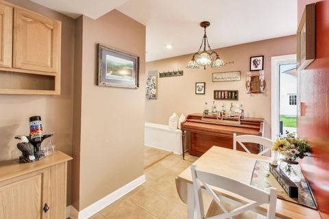 Tiny photo for Elmhurst, IL 60126 (MLS # 12632998)