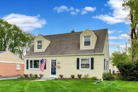 Photo of Elmhurst, IL 60126 (MLS # 12632998)