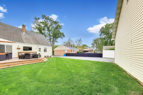 Tiny photo for Elmhurst, IL 60126 (MLS # 12632998)
