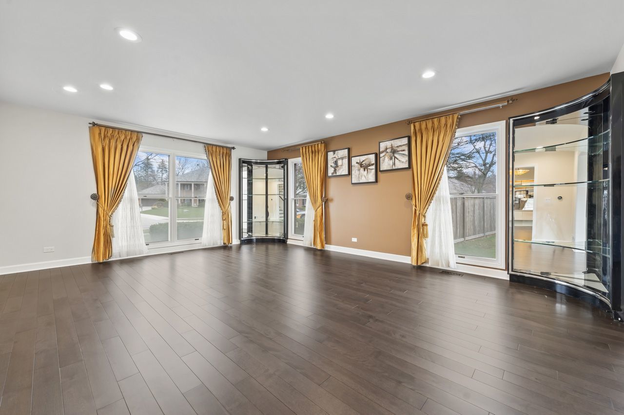 2348 Iroquois Drive