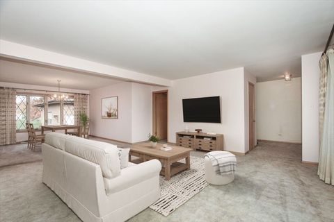 Tiny photo for 1420 Indian Hill Drive, Schaumburg, IL 60193 (MLS # 12510847)