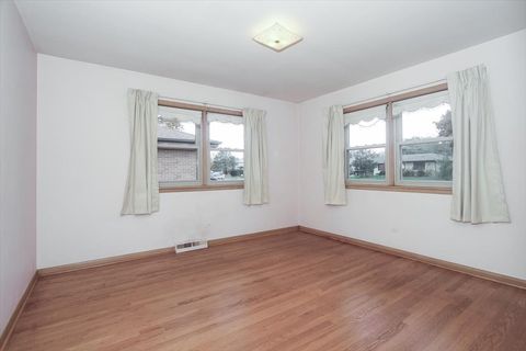 Tiny photo for 1420 Indian Hill Drive, Schaumburg, IL 60193 (MLS # 12510847)