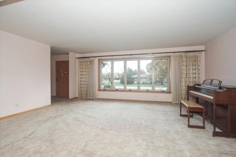 Tiny photo for 1420 Indian Hill Drive, Schaumburg, IL 60193 (MLS # 12510847)