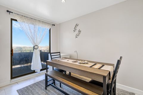 Tiny photo for 720 Wellington Avenue #405, Elk Grove Village, IL 60007 (MLS # 12589035)