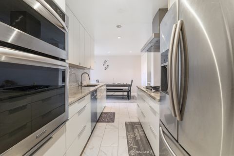 Tiny photo for 720 Wellington Avenue #405, Elk Grove Village, IL 60007 (MLS # 12589035)