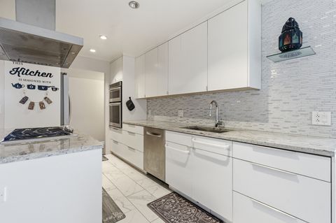 Tiny photo for 720 Wellington Avenue #405, Elk Grove Village, IL 60007 (MLS # 12589035)