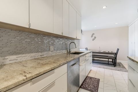 Tiny photo for 720 Wellington Avenue #405, Elk Grove Village, IL 60007 (MLS # 12589035)