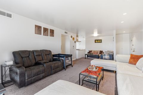 Tiny photo for 720 Wellington Avenue #405, Elk Grove Village, IL 60007 (MLS # 12589035)