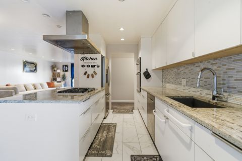 Tiny photo for 720 Wellington Avenue #405, Elk Grove Village, IL 60007 (MLS # 12589035)