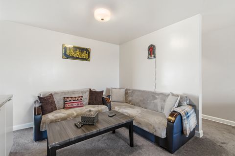 Tiny photo for 720 Wellington Avenue #405, Elk Grove Village, IL 60007 (MLS # 12589035)