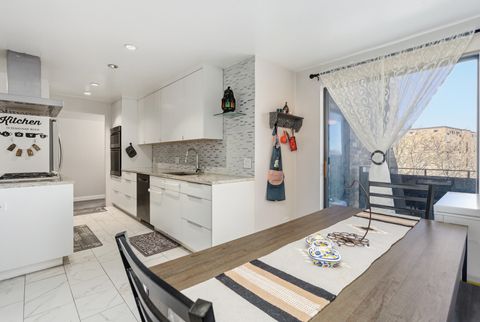 Tiny photo for 720 Wellington Avenue #405, Elk Grove Village, IL 60007 (MLS # 12589035)