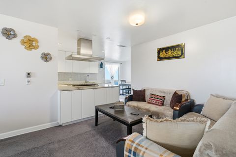 Tiny photo for 720 Wellington Avenue #405, Elk Grove Village, IL 60007 (MLS # 12589035)