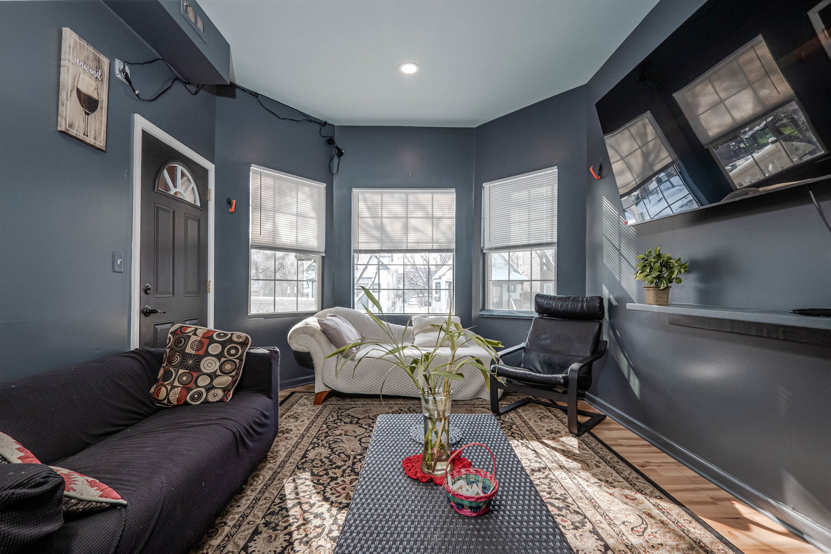 4910 W Walton Street