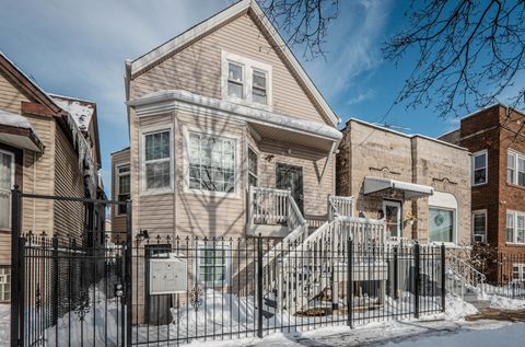 4910 W Walton Street Chicago IL 60651