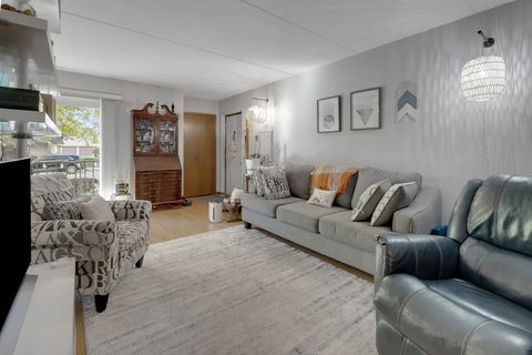 Tiny photo for 17961 Royal Oak Court #1S, Tinley Park, IL 60477 (MLS # 12511351)