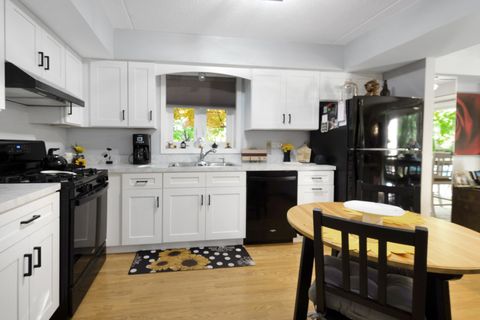 Tiny photo for 17961 Royal Oak Court #1S, Tinley Park, IL 60477 (MLS # 12511351)