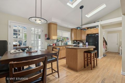 Tiny photo for 1750 W Thomas Street, Arlington Heights, IL 60004 (MLS # 12423819)