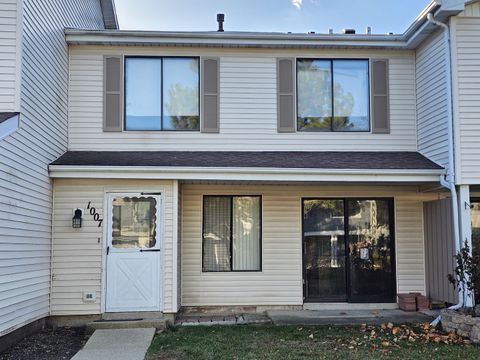Tiny photo for 1007 CLEVELAND Court, Vernon Hills, IL 60061 (MLS # 12516497)