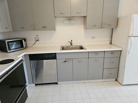 Tiny photo for 6 Villa Verde Drive #103, Buffalo Grove, IL 60089 (MLS # 12498716)