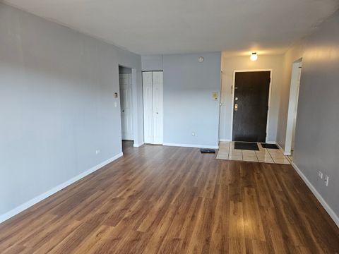 Tiny photo for 6 Villa Verde Drive #103, Buffalo Grove, IL 60089 (MLS # 12498716)