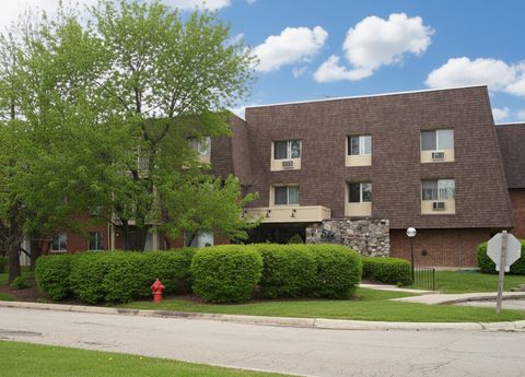 Photo of 6 Villa Verde Drive #103, Buffalo Grove, IL 60089 (MLS # 12498716)