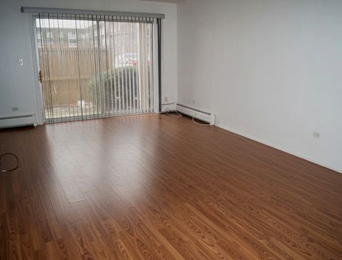 Tiny photo for 6 Villa Verde Drive #103, Buffalo Grove, IL 60089 (MLS # 12498716)