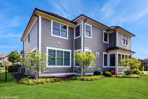Tiny photo for 305 Briarwood Lane, Lincolnshire, IL 60069 (MLS # 12671465)
