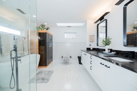 Tiny photo for 7100 N SIOUX Avenue, Chicago, IL 60646 (MLS # 12587474)