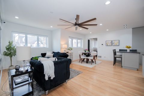 Tiny photo for 7100 N SIOUX Avenue, Chicago, IL 60646 (MLS # 12587474)