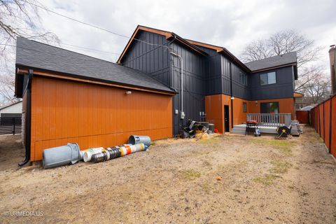 Tiny photo for 7100 N SIOUX Avenue, Chicago, IL 60646 (MLS # 12587474)