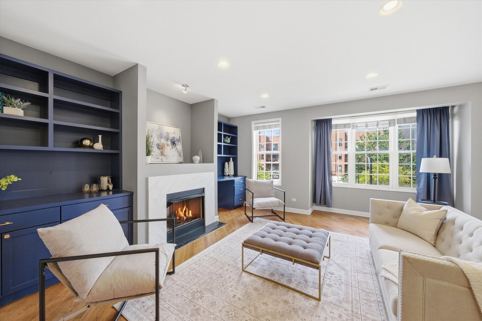 2035 W Division Street 3