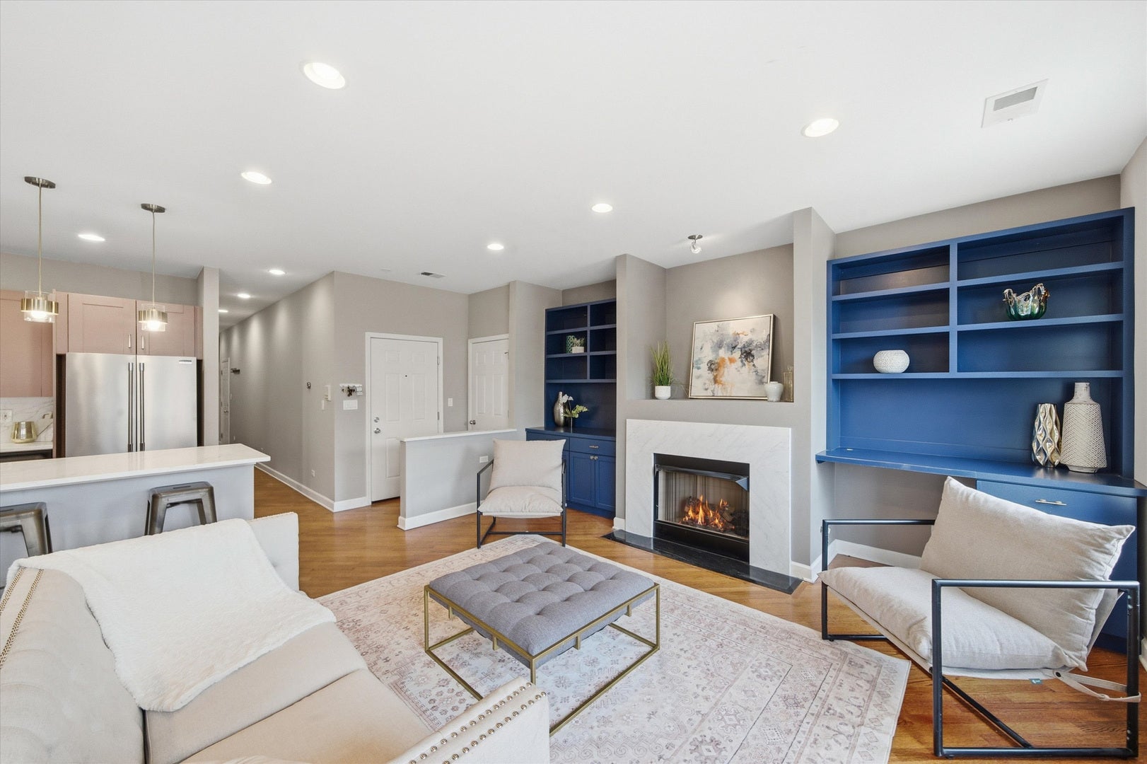 2035 W Division Street 3