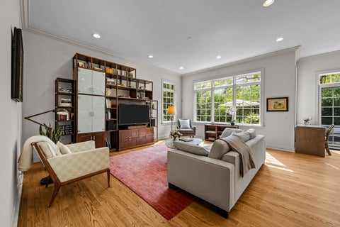 Tiny photo for 911 Queens Lane, Glenview, IL 60025 (MLS # 12740615)