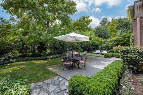 Tiny photo for 911 Queens Lane, Glenview, IL 60025 (MLS # 12740615)