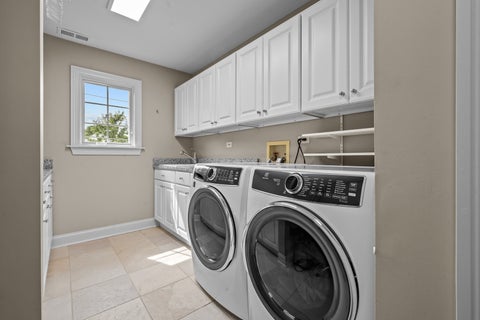 Tiny photo for 911 Queens Lane, Glenview, IL 60025 (MLS # 12740615)