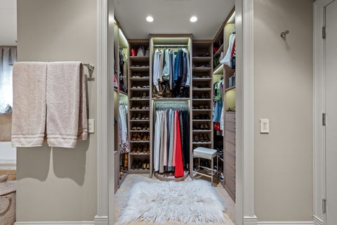 Tiny photo for 911 Queens Lane, Glenview, IL 60025 (MLS # 12740615)