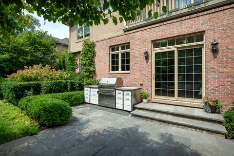 Tiny photo for 911 Queens Lane, Glenview, IL 60025 (MLS # 12740615)
