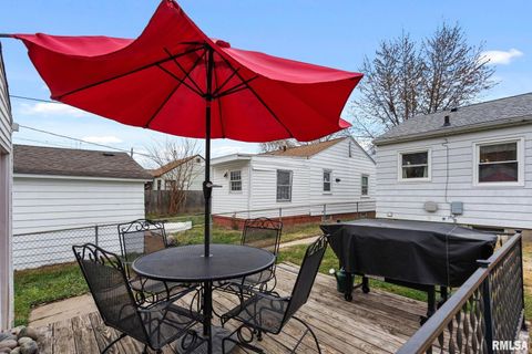 Tiny photo for 3118 9 1/2 Street, Rock Island, IL 61201 (MLS # QC4269666)