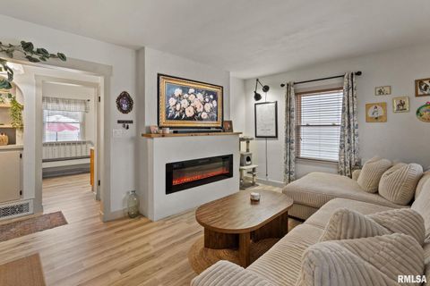 Tiny photo for 3118 9 1/2 Street, Rock Island, IL 61201 (MLS # QC4269666)