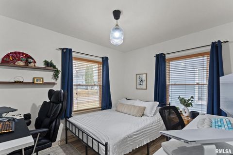 Tiny photo for 3118 9 1/2 Street, Rock Island, IL 61201 (MLS # QC4269666)