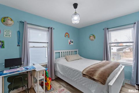 Tiny photo for 3118 9 1/2 Street, Rock Island, IL 61201 (MLS # QC4269666)