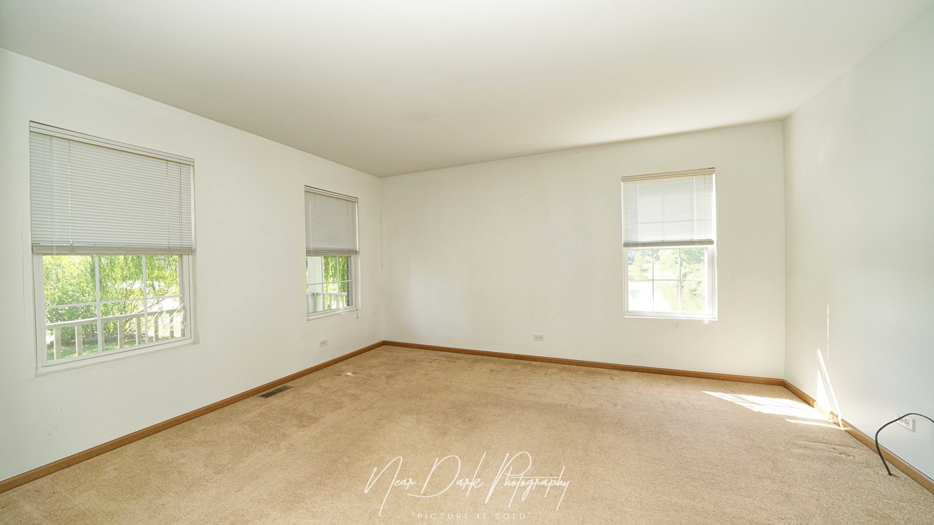 2292 Iroquois Lane
