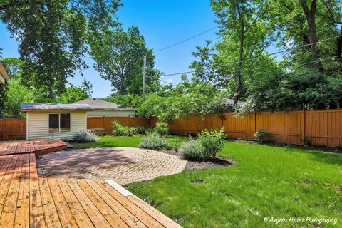 Tiny photo for 451 S Lakeshore Drive, Mundelein, IL 60060 (MLS # 12676354)