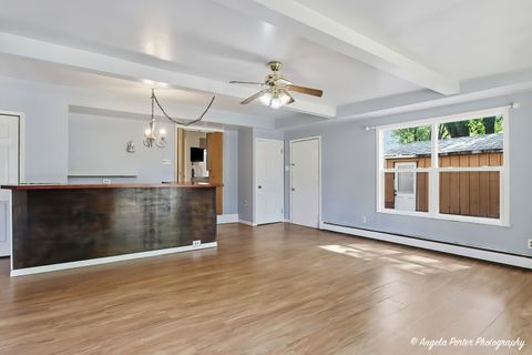 Tiny photo for 451 S Lakeshore Drive, Mundelein, IL 60060 (MLS # 12676354)