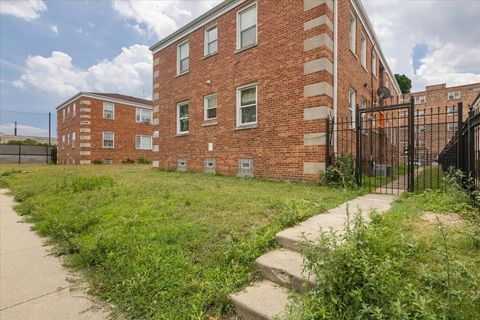 Tiny photo for 2133 W Highland Avenue #2, Chicago, IL 60659 (MLS # 12607413)