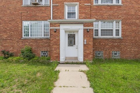 Tiny photo for 2133 W Highland Avenue #2, Chicago, IL 60659 (MLS # 12607413)
