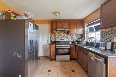 Tiny photo for 2133 W Highland Avenue #2, Chicago, IL 60659 (MLS # 12607413)