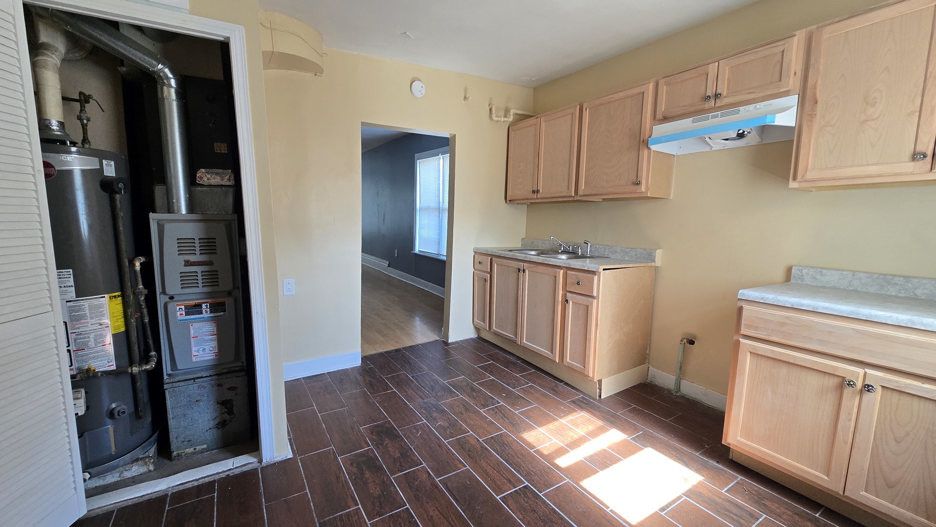 2309 W 50th Place