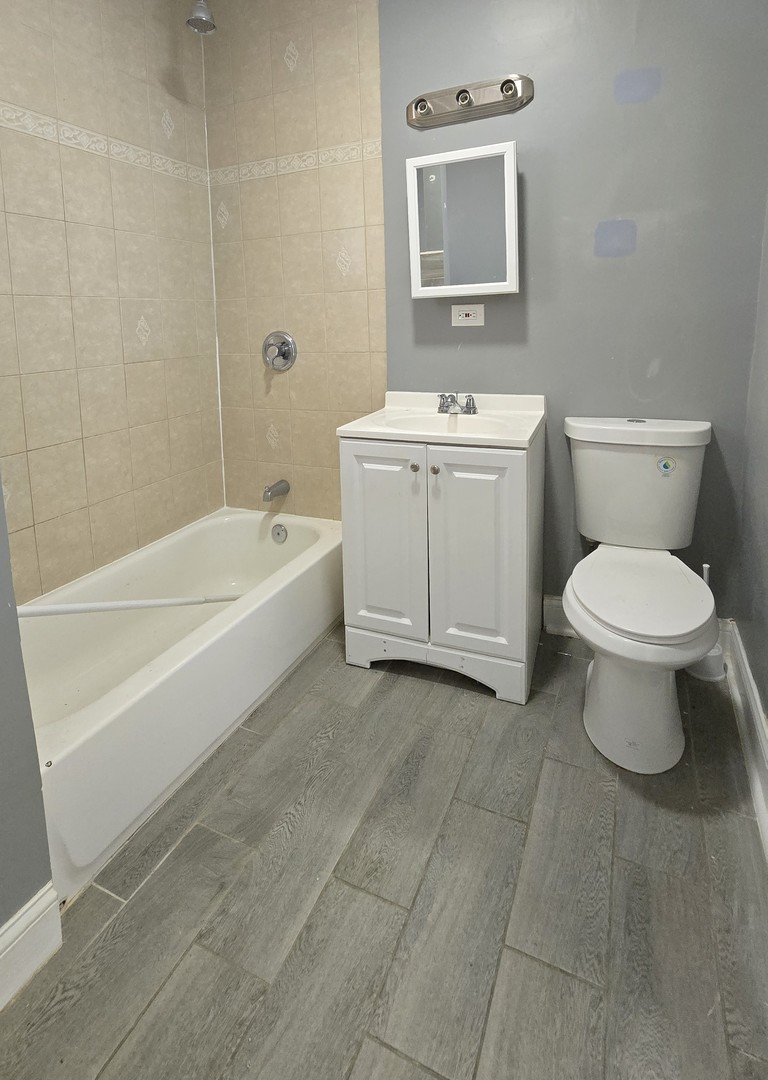 2309 W 50th Place